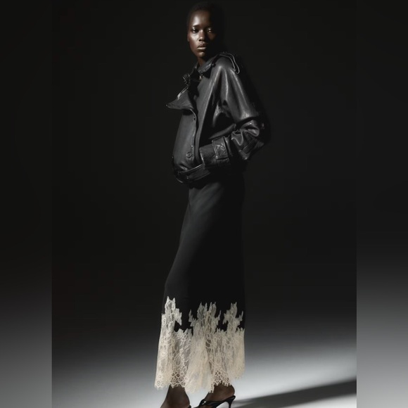 H&M Dresses & Skirts - NWT H&M Lace-Trimmed Satin Skirt.Black With Cream Lace Hem Size M & S